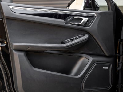 2021 Porsche Macan Macan