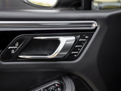 2021 Porsche Macan Macan