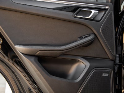 2021 Porsche Macan Macan