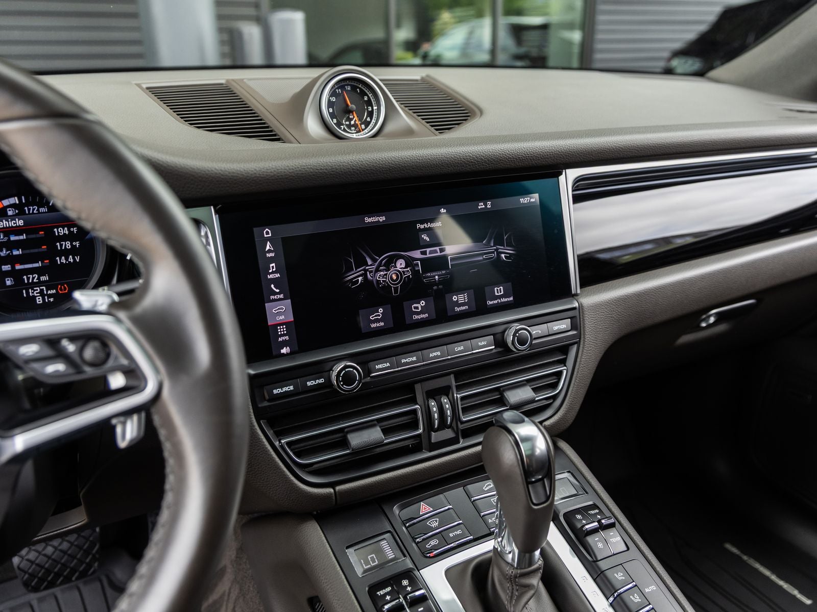 2021 Porsche Macan Macan