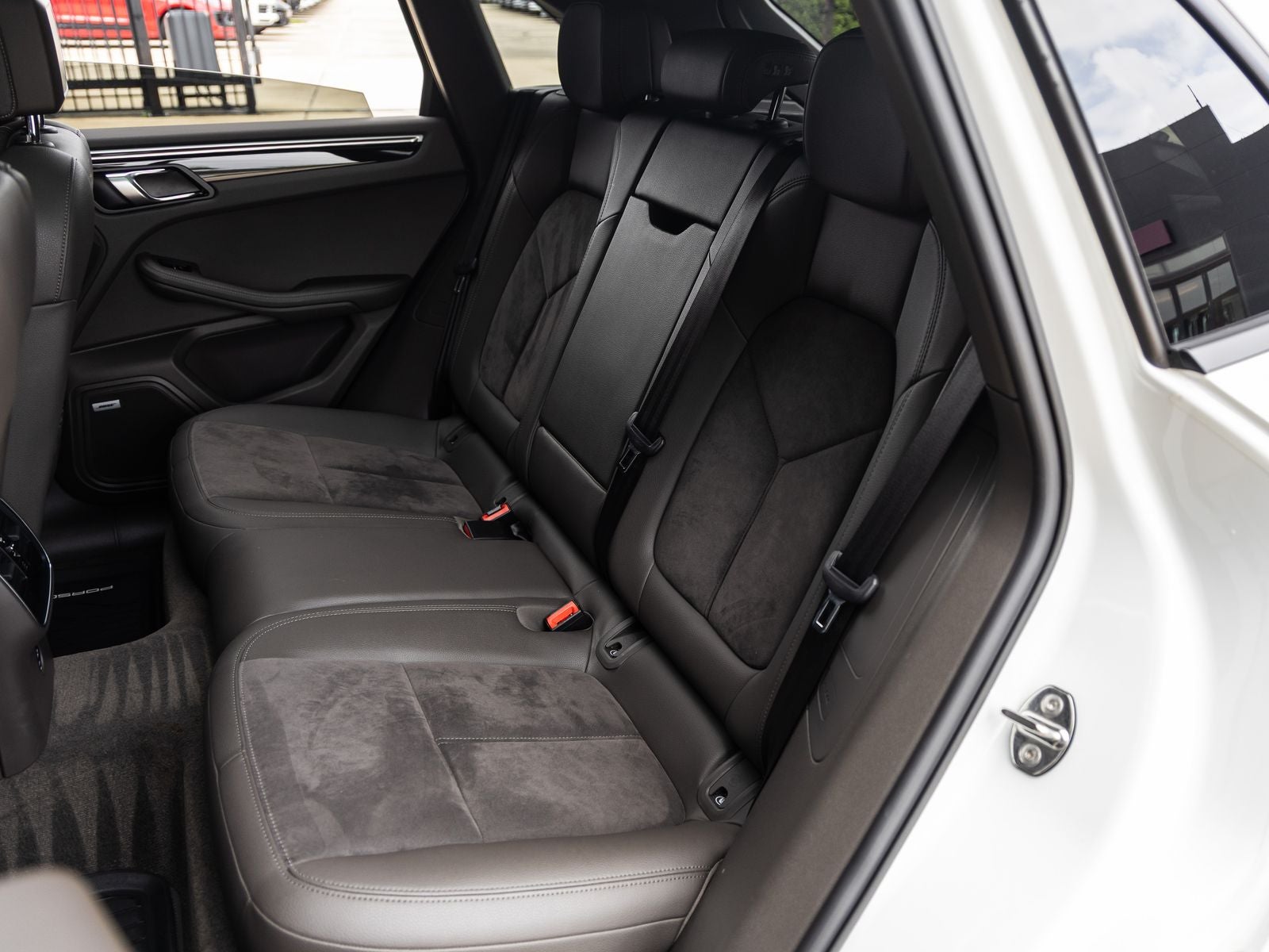 2021 Porsche Macan Macan