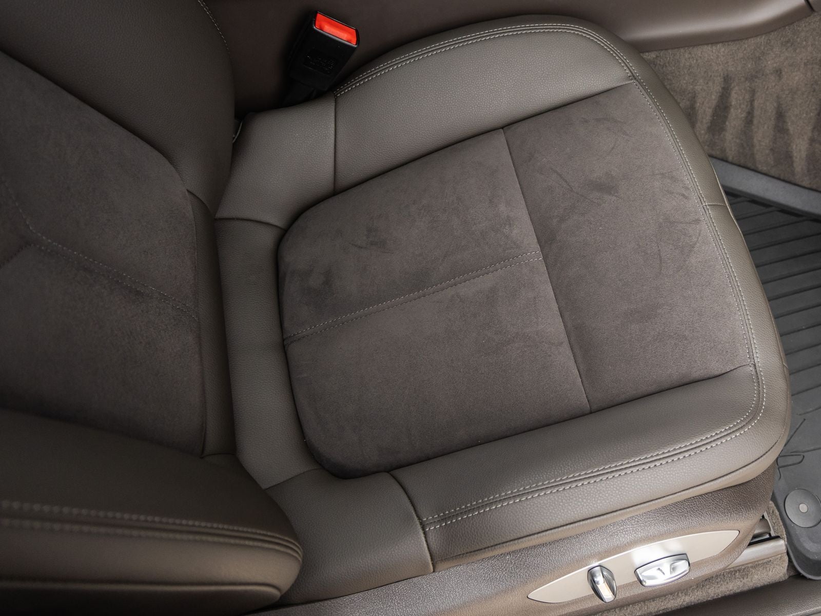 2021 Porsche Macan Macan