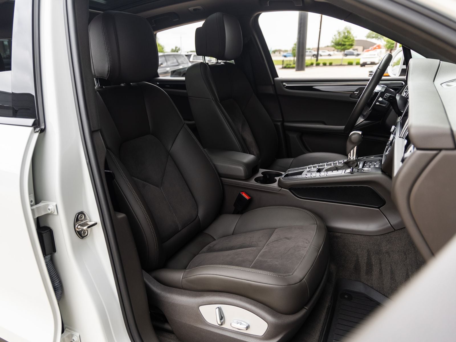 2021 Porsche Macan Macan