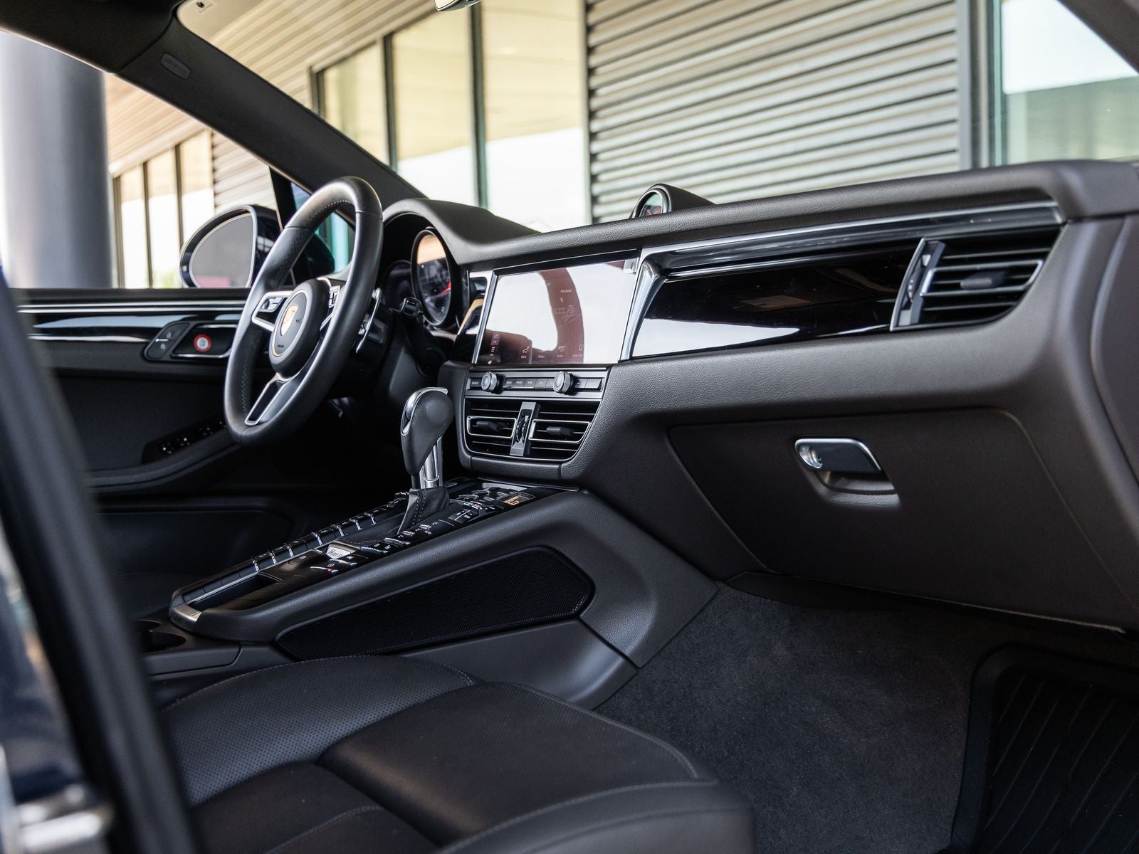2021 Porsche Macan Macan
