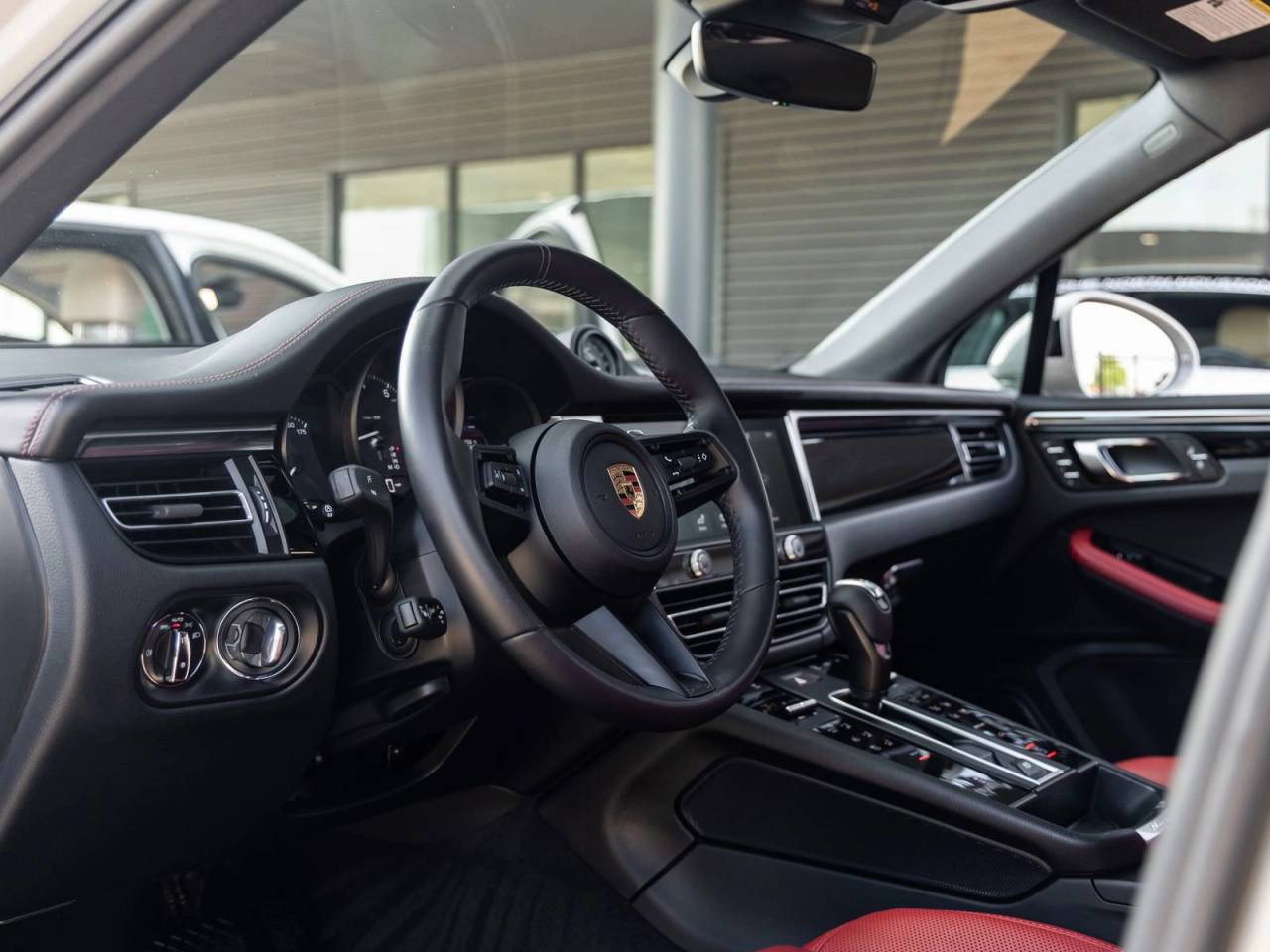 2023 Porsche Macan AWD