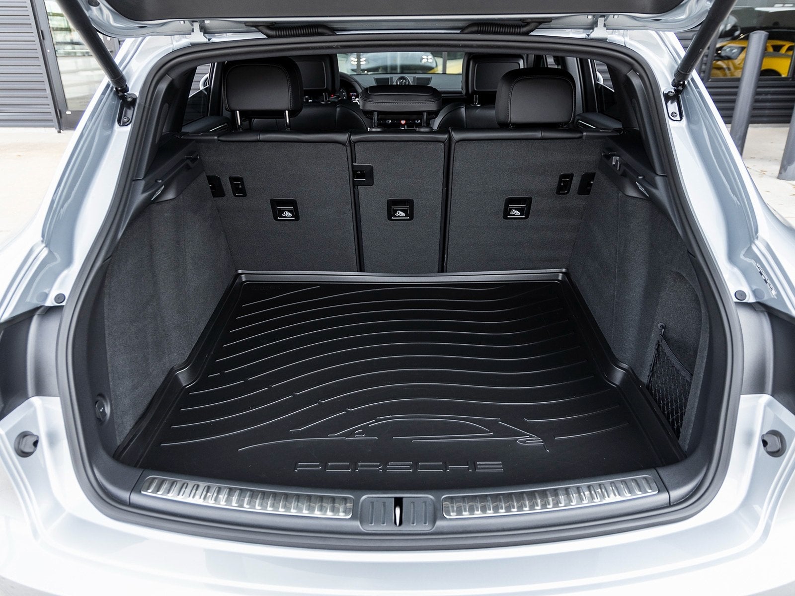 2025 Porsche Macan Macan