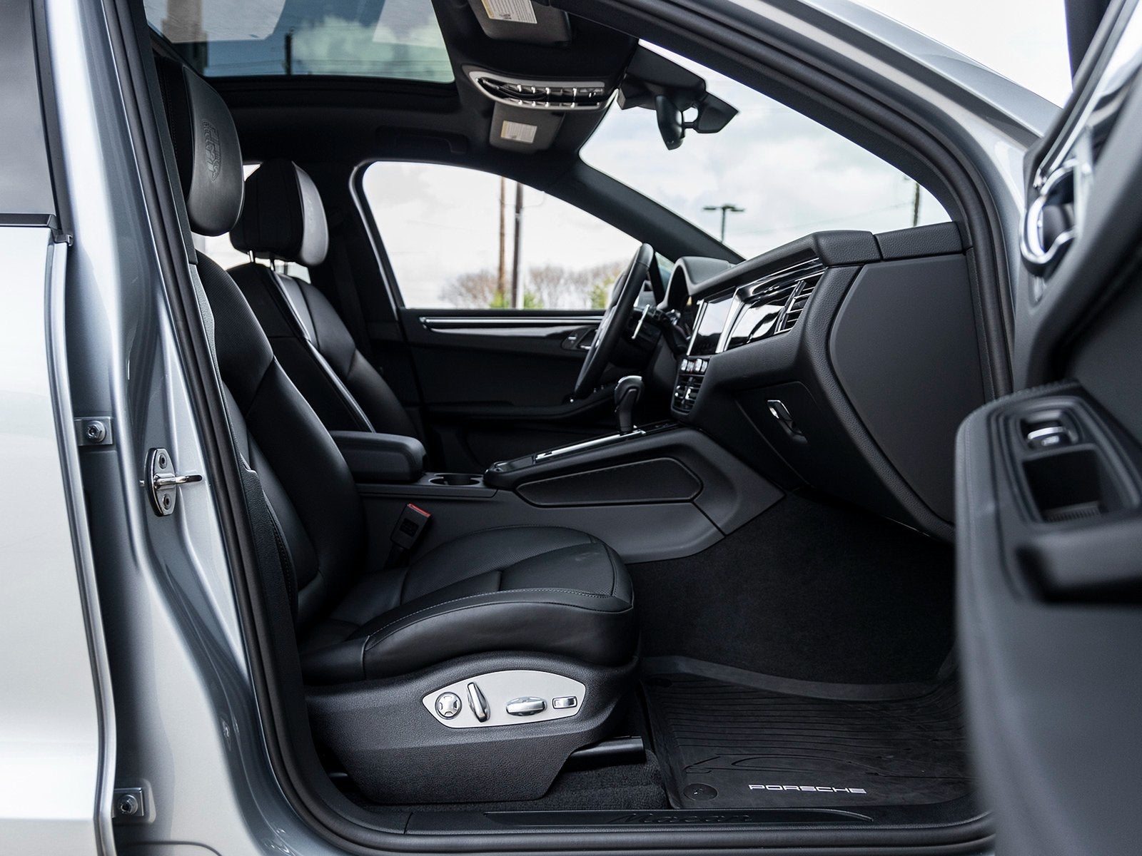 2025 Porsche Macan Macan