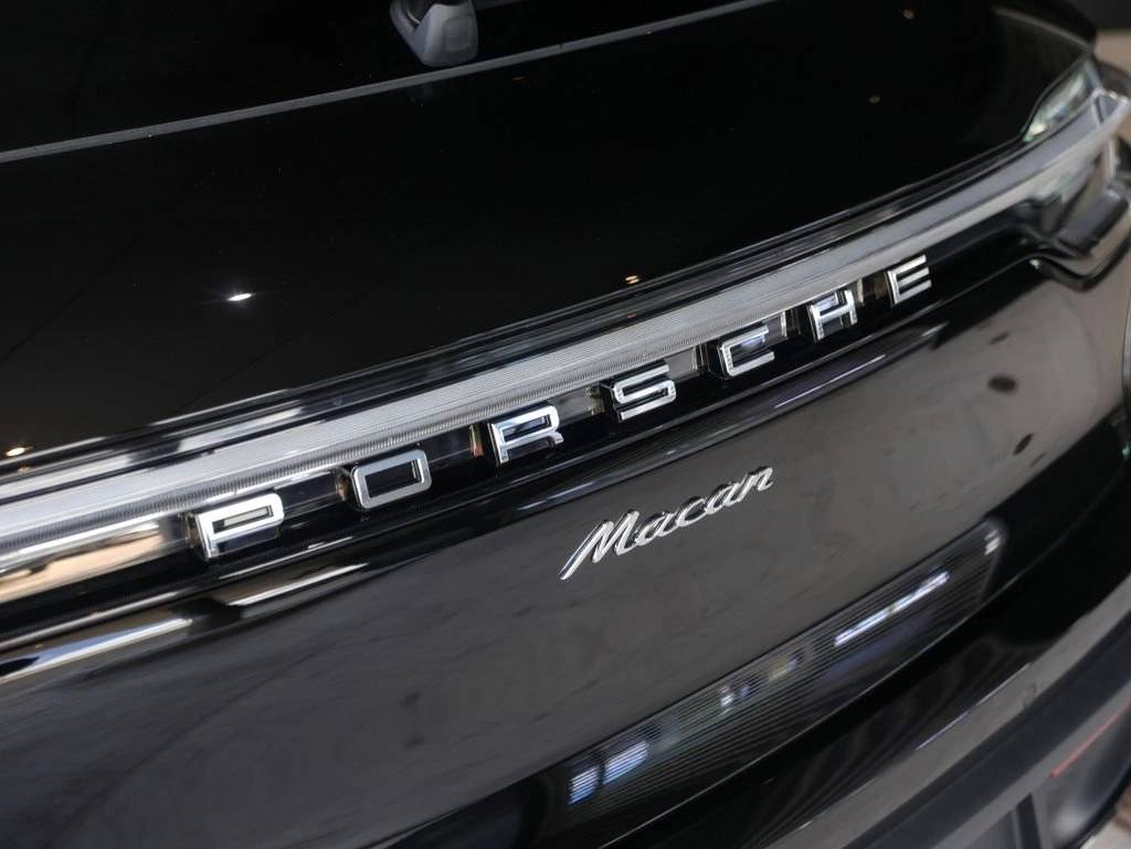 2025 Porsche Macan AWD