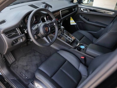 2025 Porsche Macan AWD
