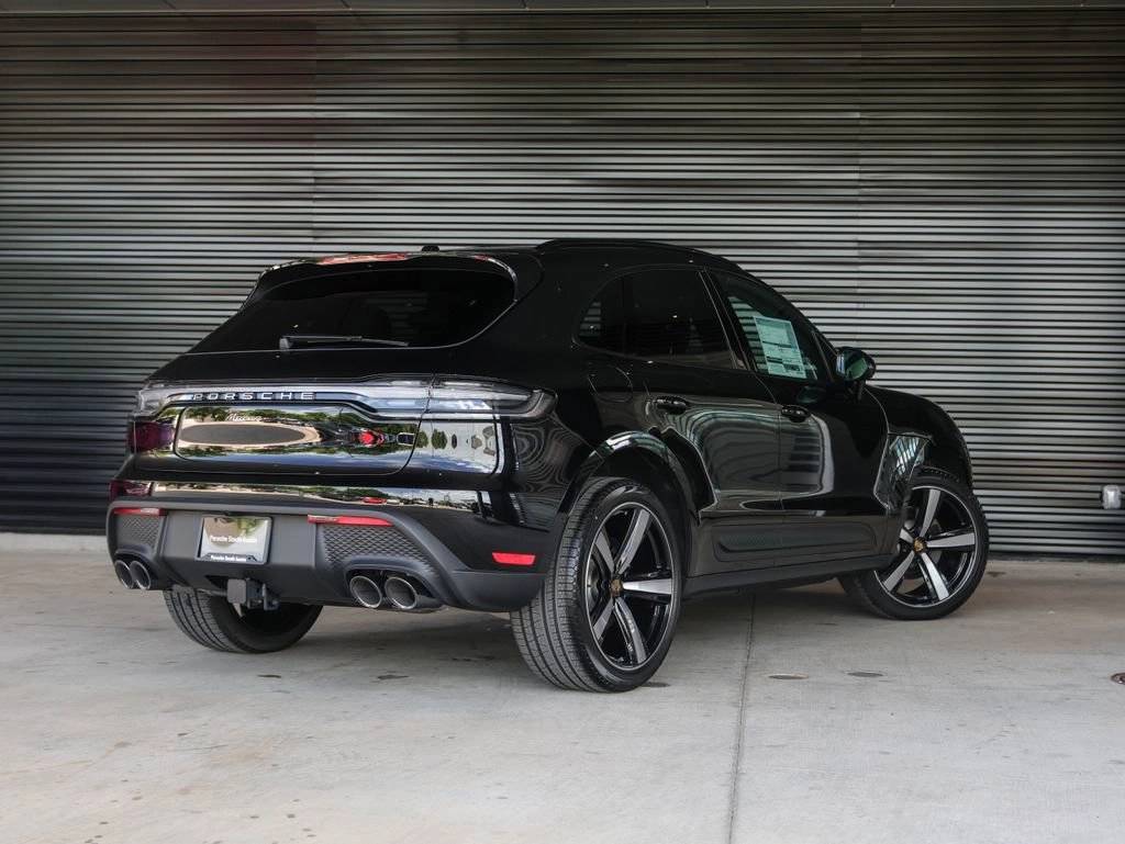2025 Porsche Macan AWD
