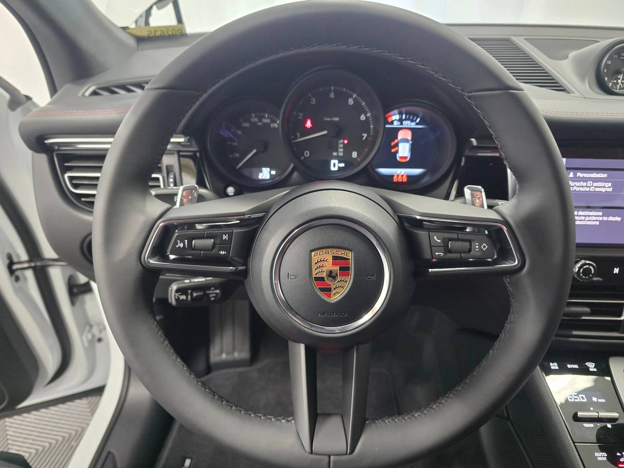 2026 Porsche Macan AWD