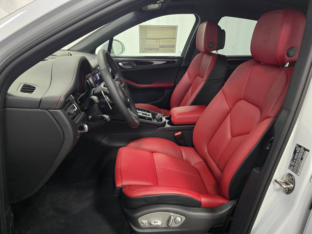 2026 Porsche Macan AWD