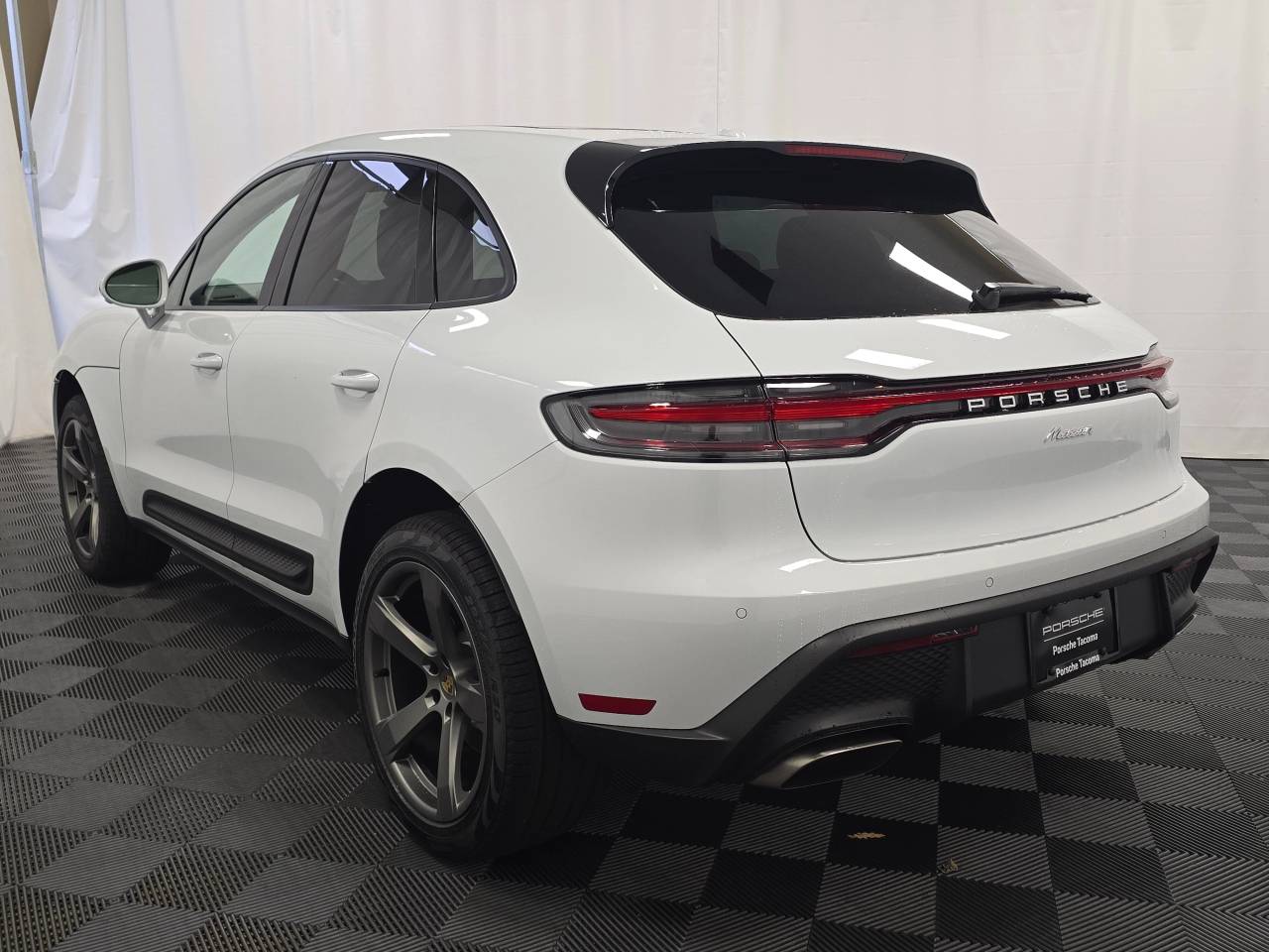 2026 Porsche Macan AWD