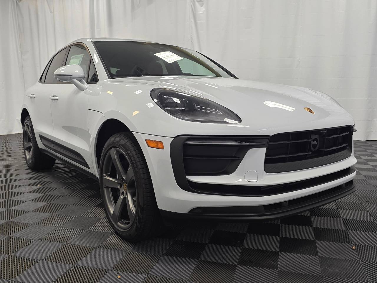 2026 Porsche Macan AWD