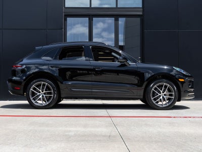 2026 Porsche Macan AWD