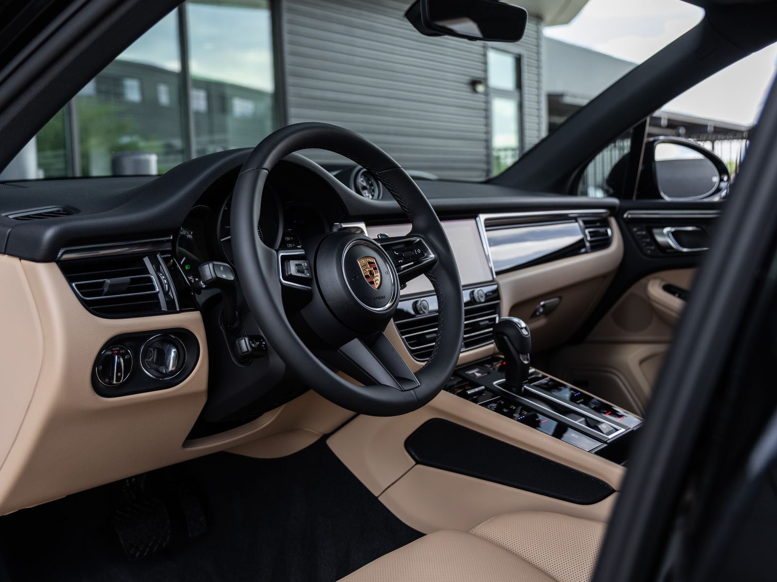 2026 Porsche Macan AWD