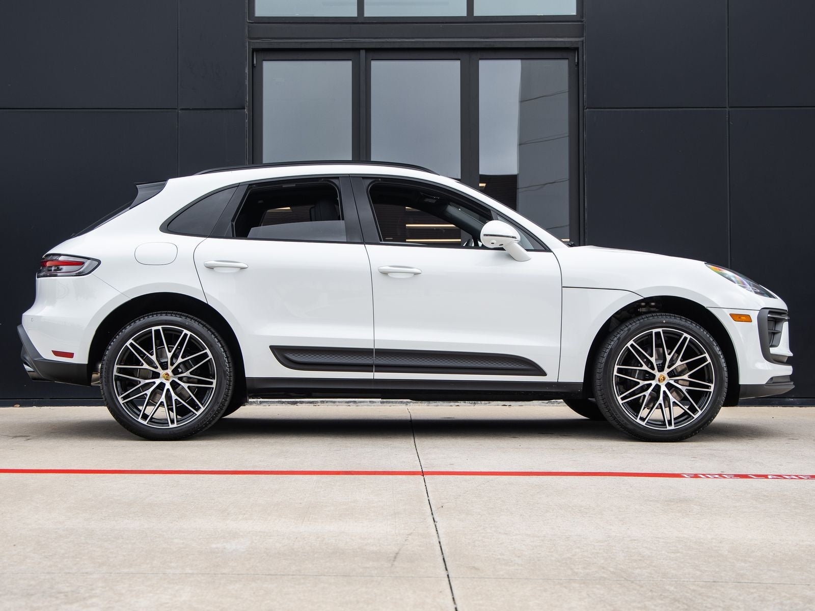 2026 Porsche Macan AWD