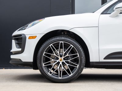 2026 Porsche Macan AWD