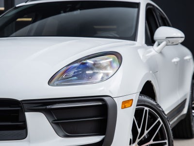 2026 Porsche Macan AWD