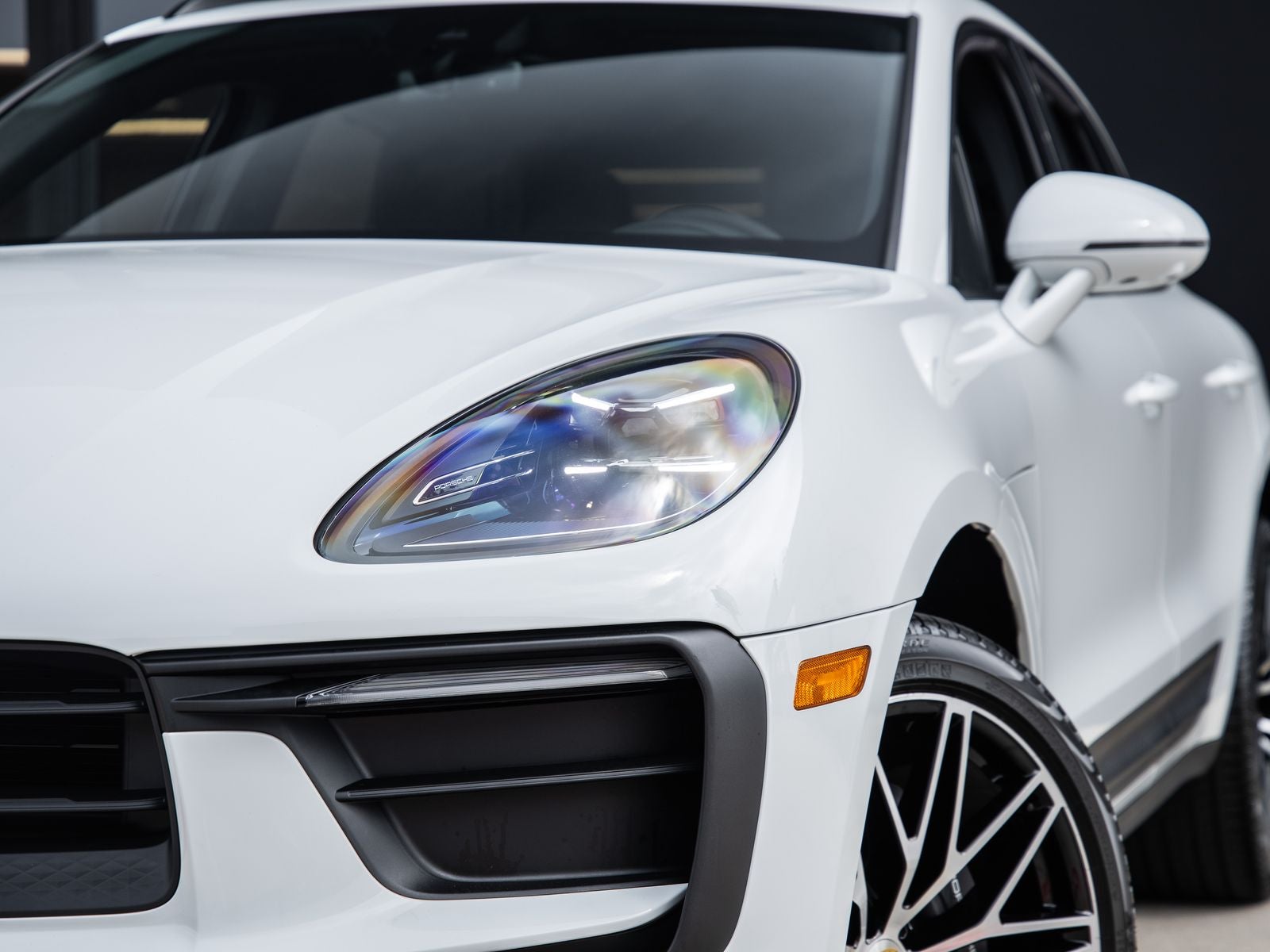 2026 Porsche Macan AWD
