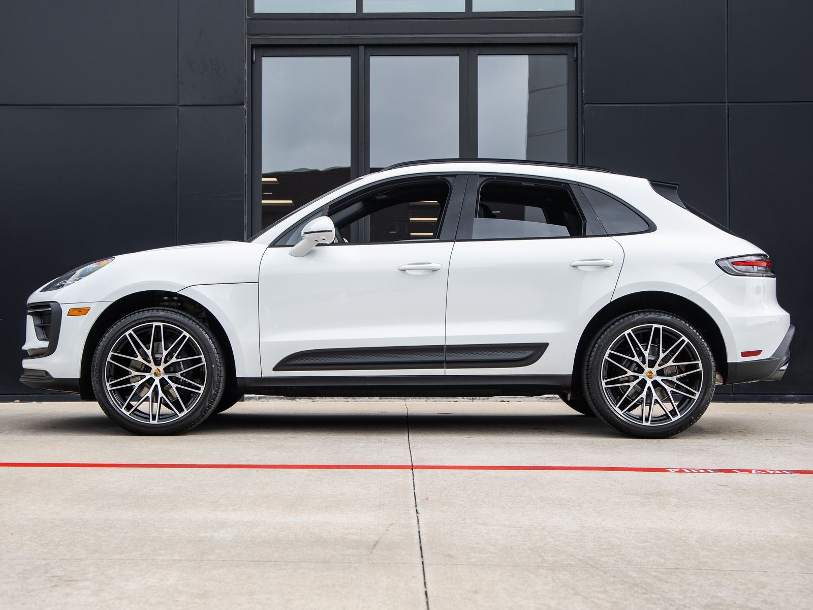 2026 Porsche Macan AWD