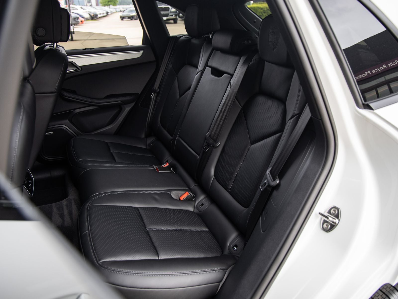2026 Porsche Macan AWD