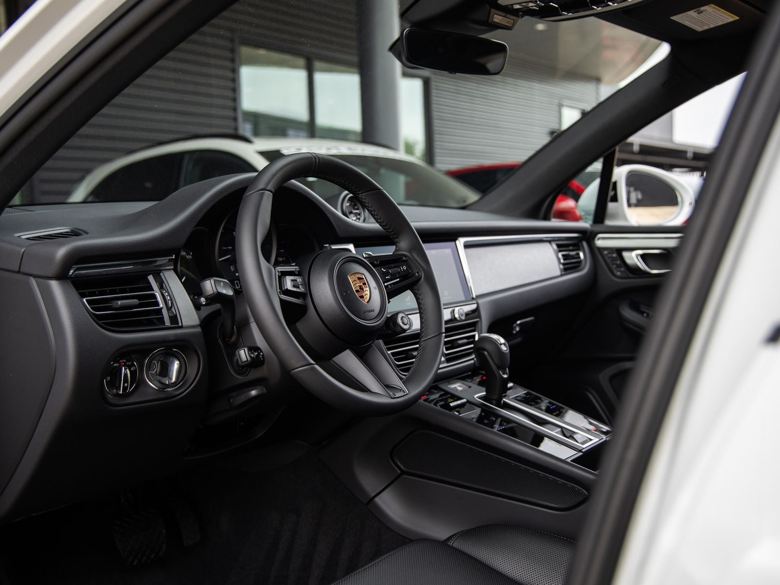2026 Porsche Macan AWD