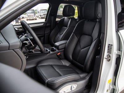 2026 Porsche Macan AWD