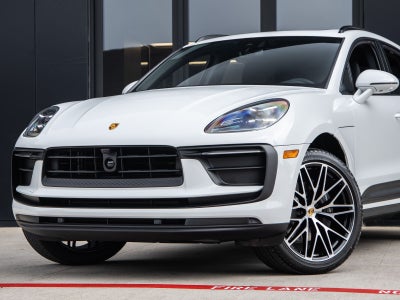 2026 Porsche Macan AWD