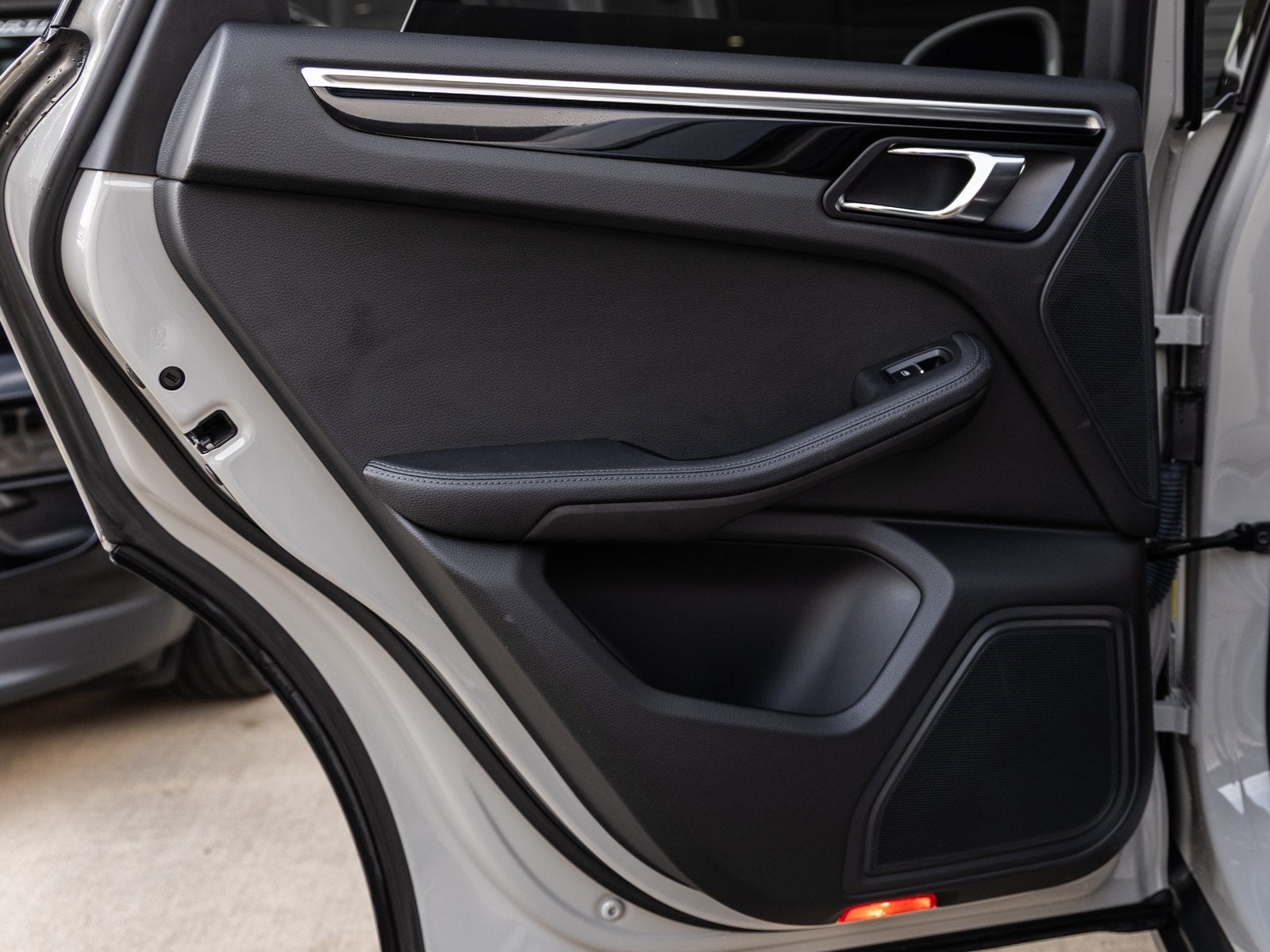 2023 Porsche Macan Macan (MY23)