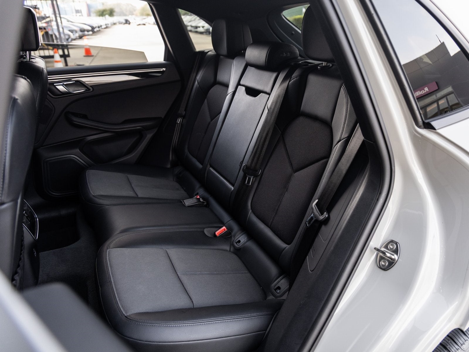 2023 Porsche Macan Macan (MY23)