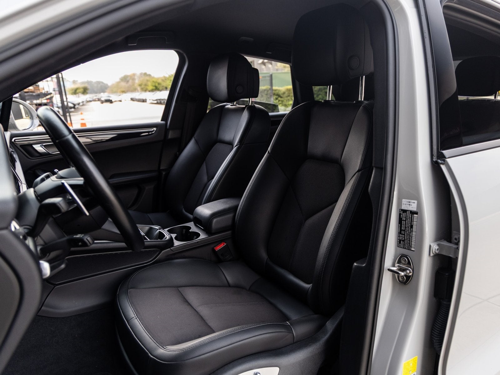 2023 Porsche Macan Macan (MY23)