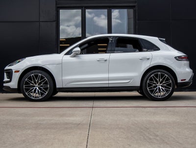 2023 Porsche Macan AWD