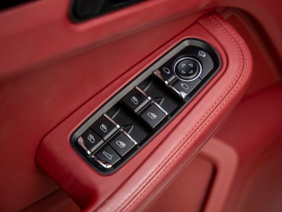 2023 Porsche Macan AWD