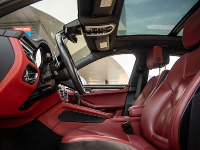 2023 Porsche Macan AWD