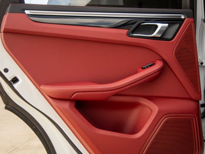 2023 Porsche Macan AWD