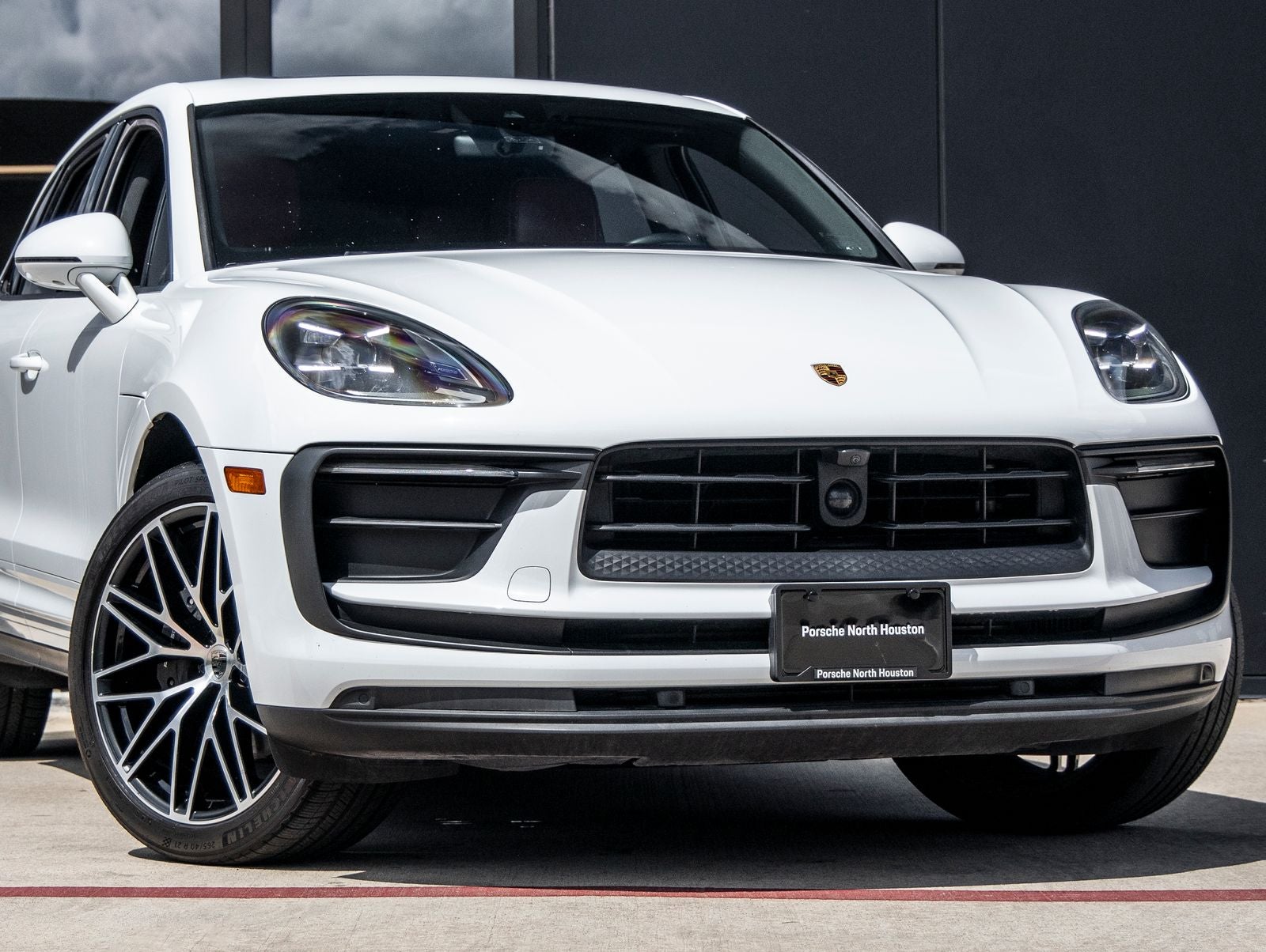 2023 Porsche Macan AWD