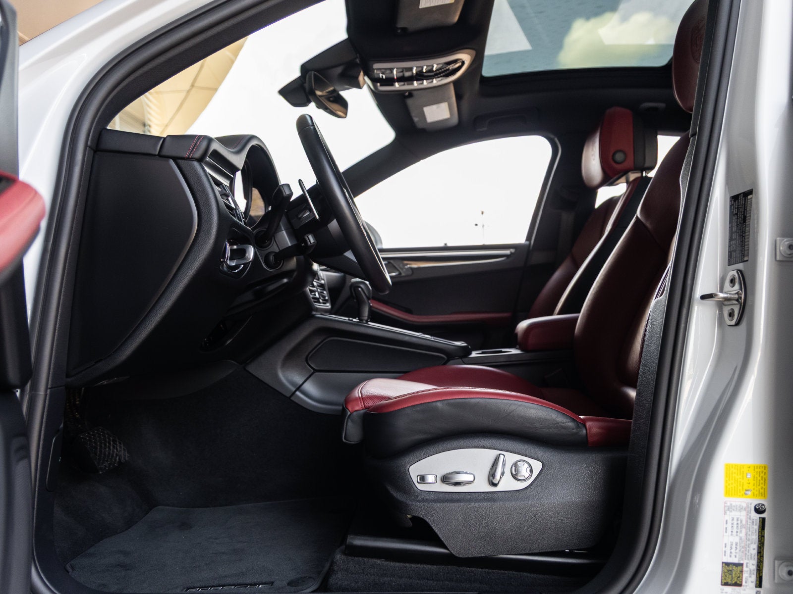 2023 Porsche Macan Macan