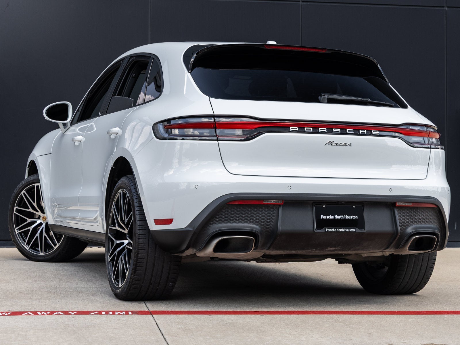 2023 Porsche Macan Macan