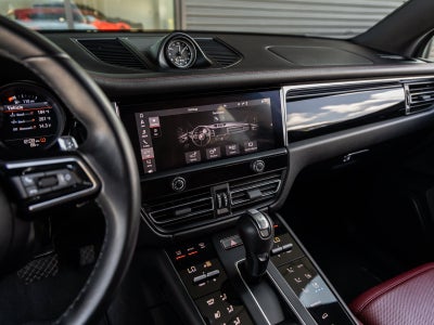 2023 Porsche Macan Macan