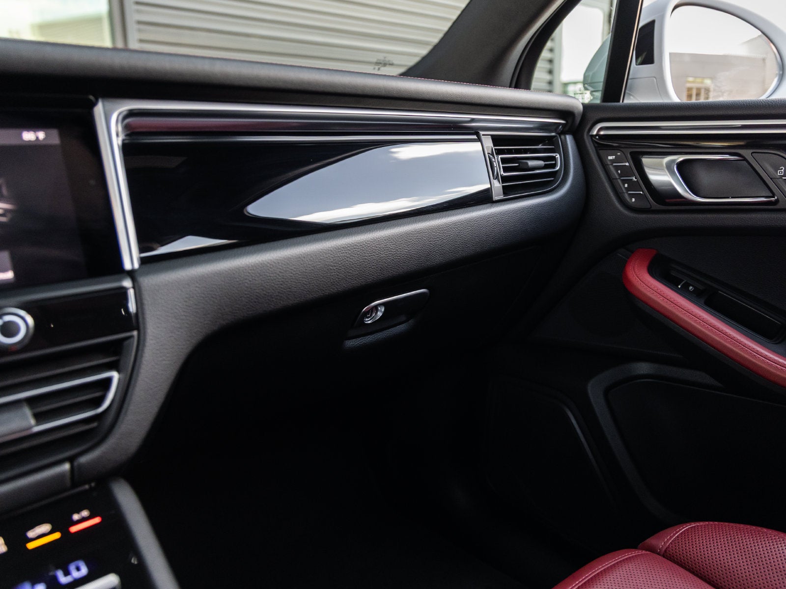 2023 Porsche Macan Macan