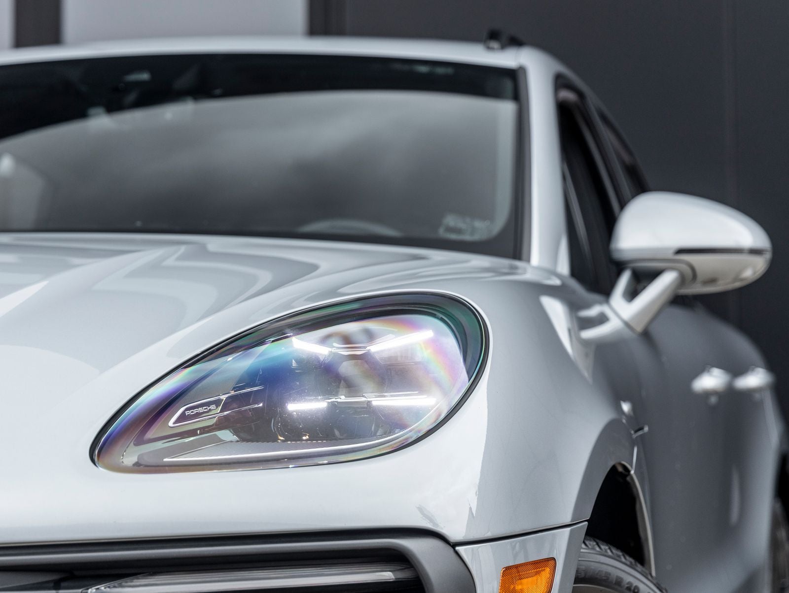 2024 Porsche Macan Base