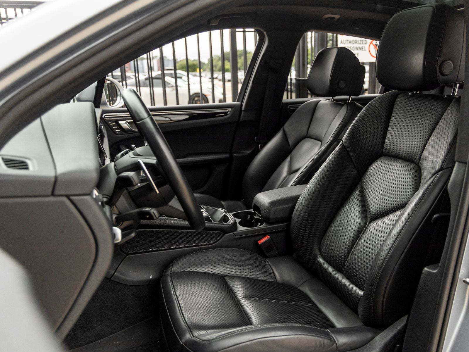 2024 Porsche Macan Base