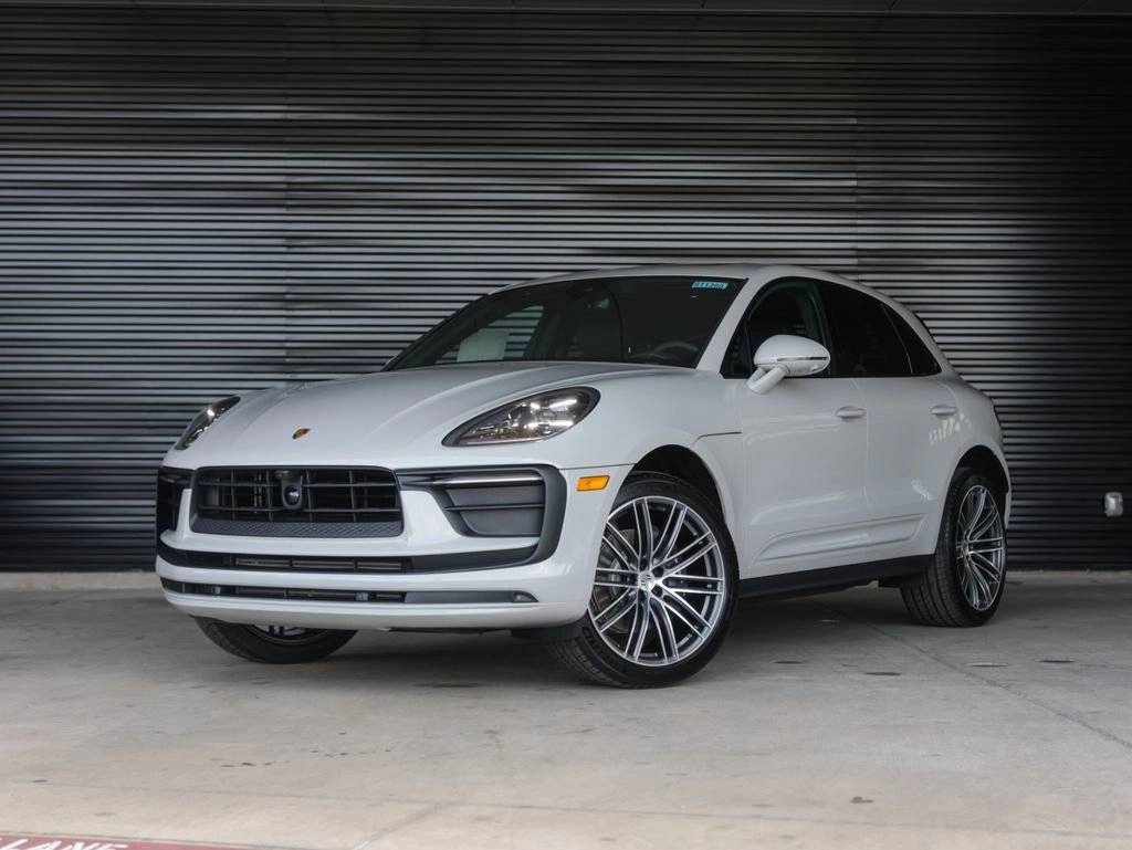 2025 Porsche Macan AWD