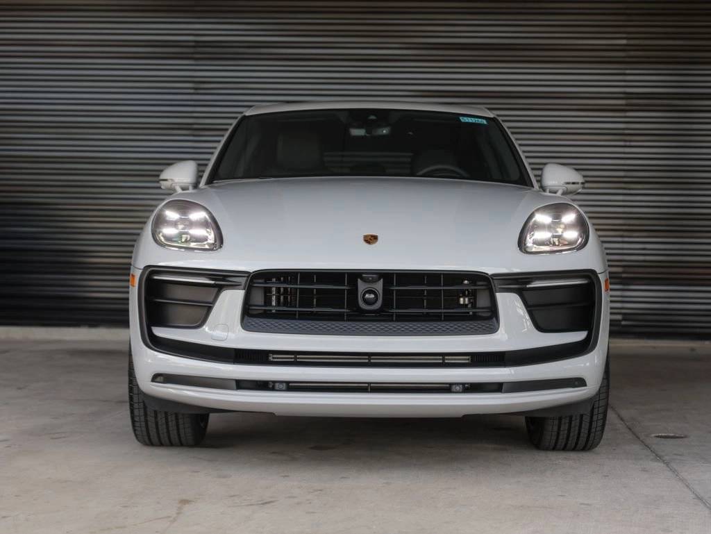 2025 Porsche Macan AWD