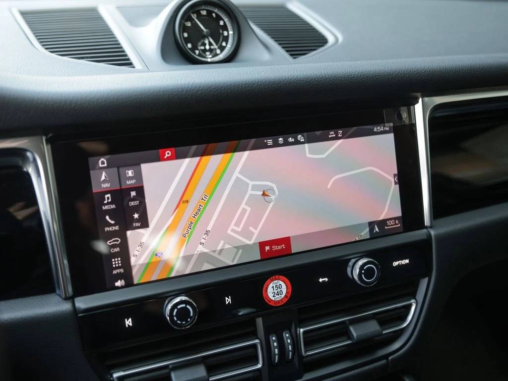 2025 Porsche Macan AWD