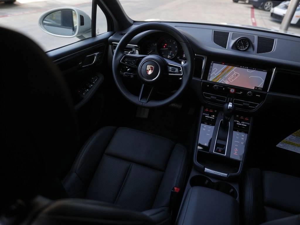 2025 Porsche Macan AWD