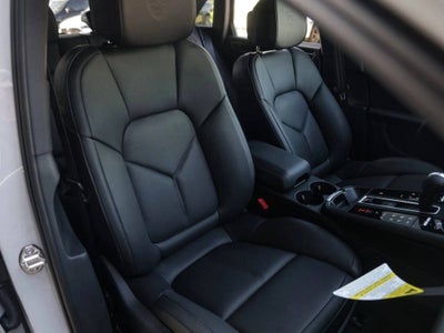 2025 Porsche Macan AWD