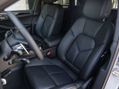 2025 Porsche Macan AWD