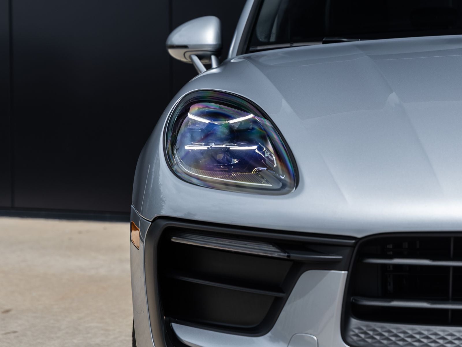 2025 Porsche Macan AWD